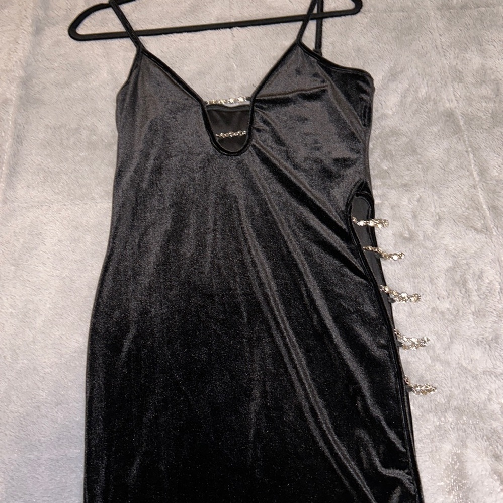 Black bodycon dress